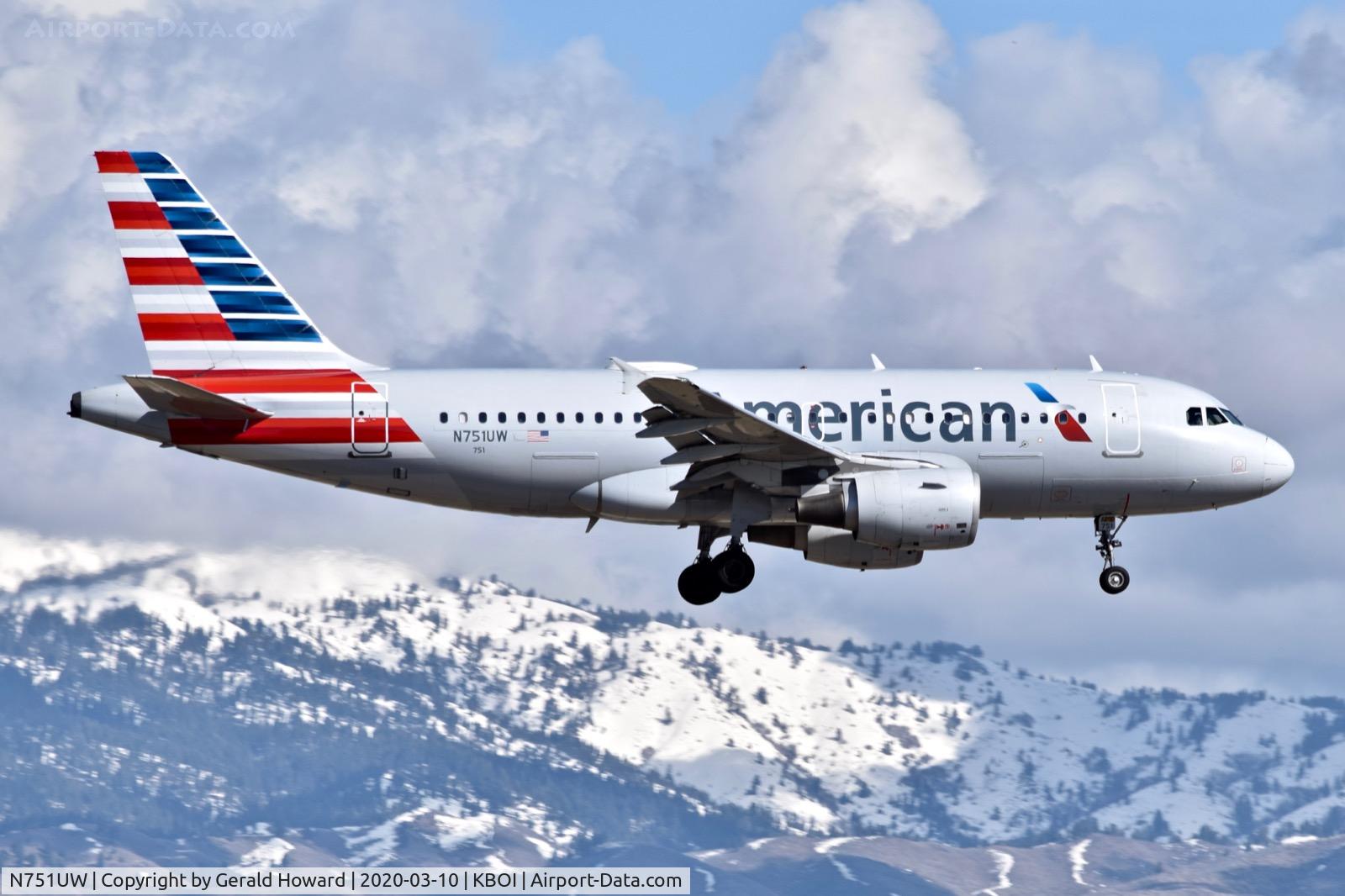 N751UW, 2000 Airbus A319-112 C/N 1317, Landing 10L.
