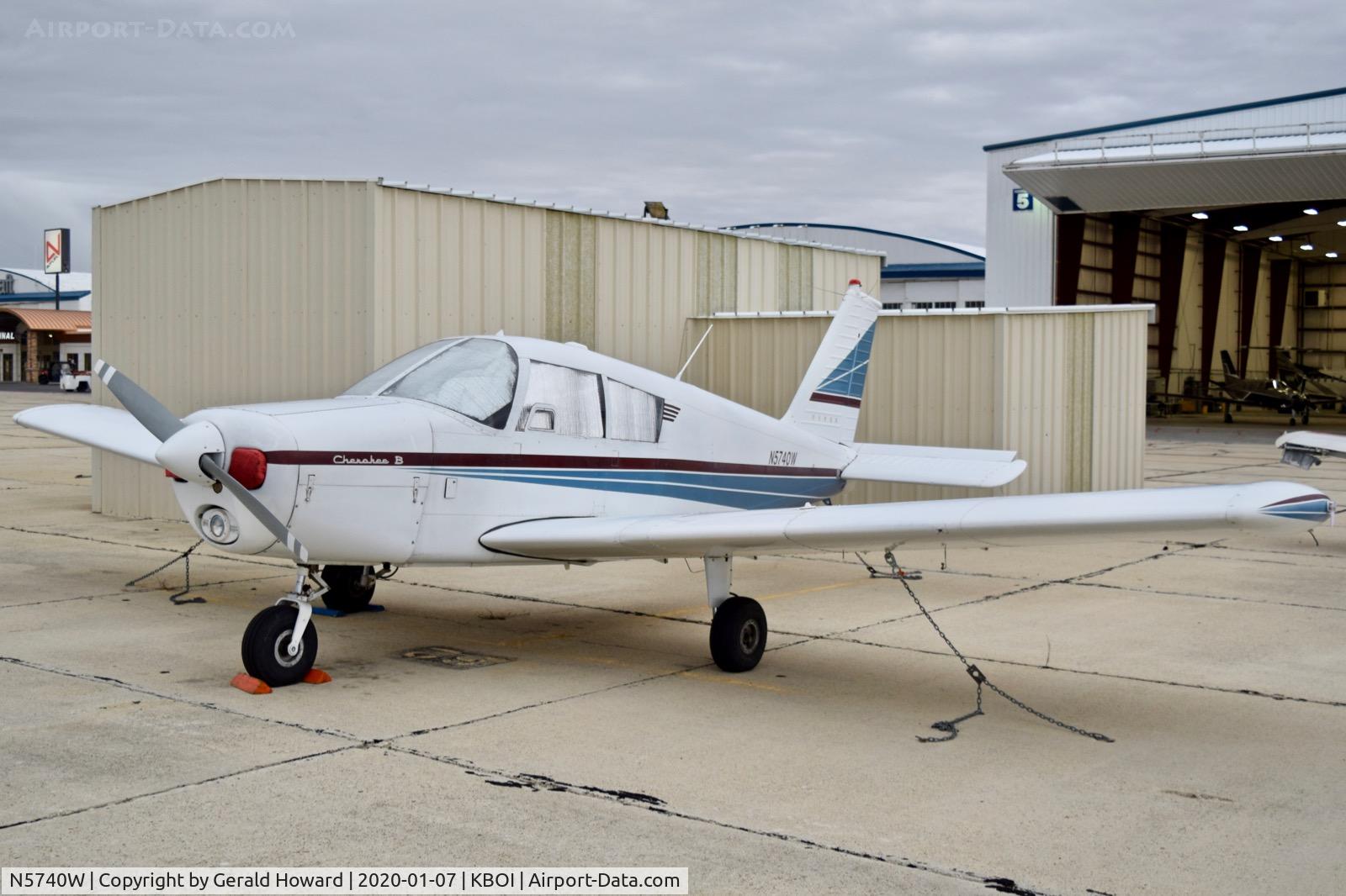 N5740W, 1963 Piper PA-28-160 Cherokee C/N 28-1415, Parked on south GA ramp.