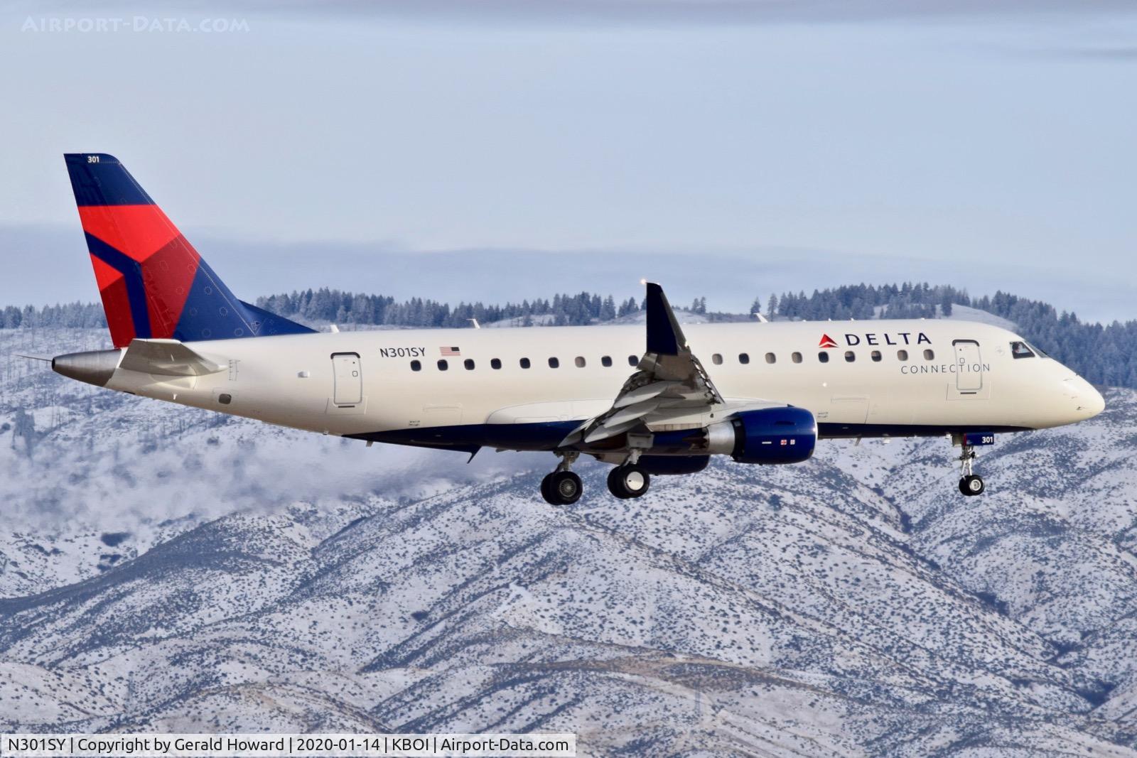 N301SY, 2019 Embraer 175LR (ERJ-170-200LR) C/N 17000838, Landing 10L.