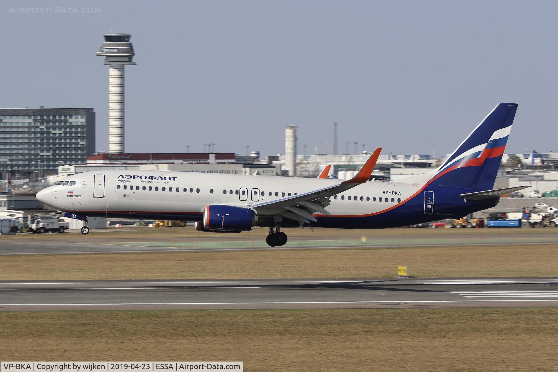 VP-BKA, 2017 Boeing 737-8LJ C/N 41239, RWY 19L