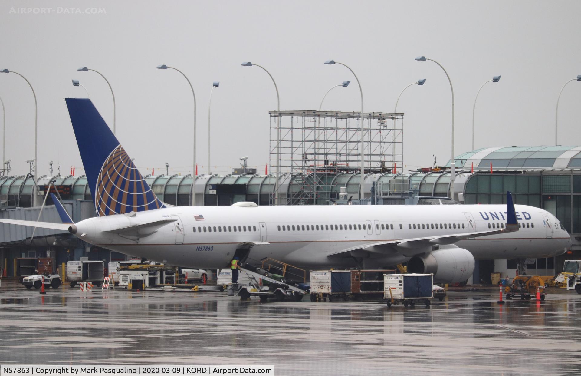 N57863, 2001 Boeing 757-33N C/N 32587, Boeing 757-33N