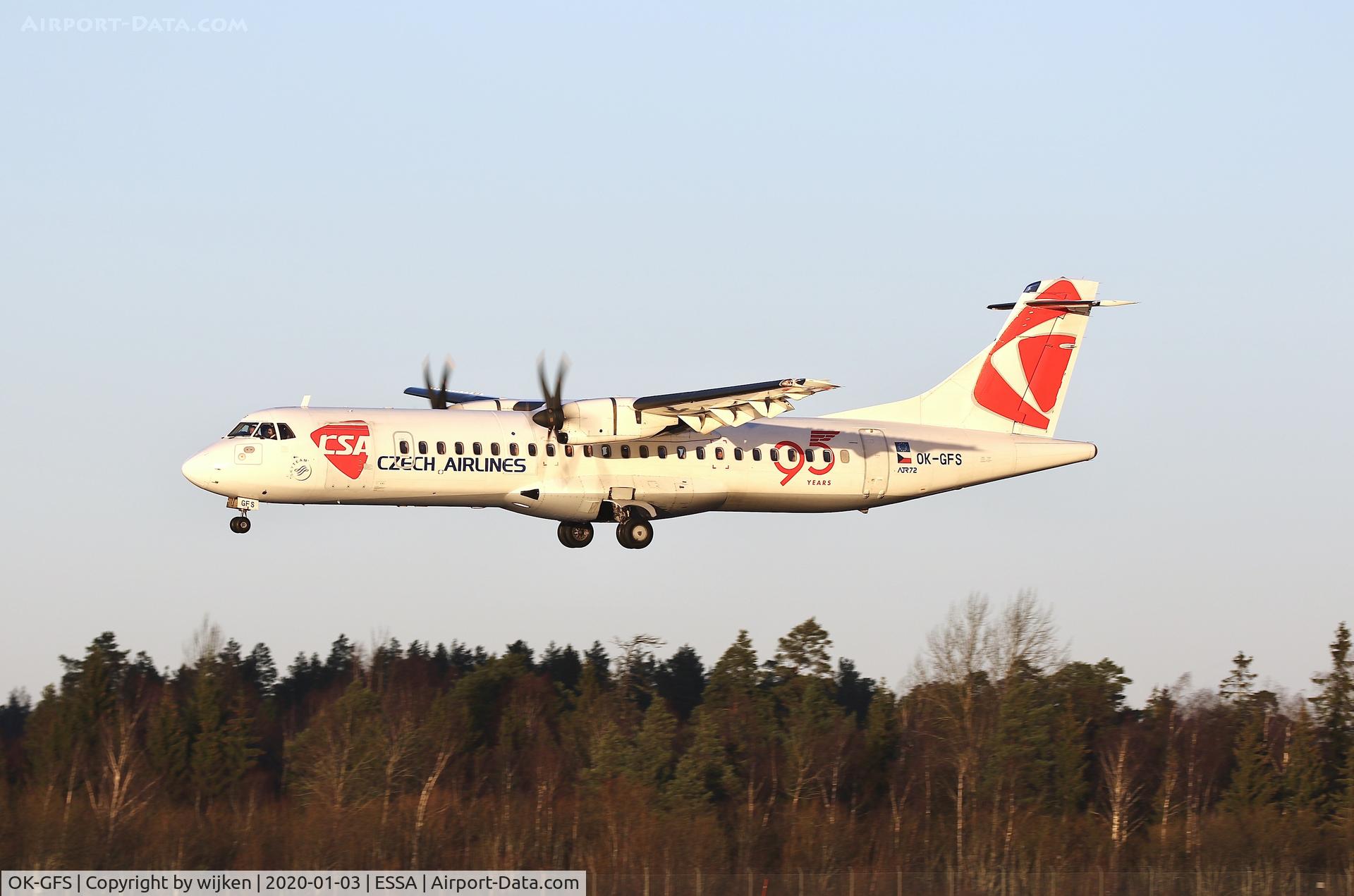 OK-GFS, 2001 ATR 72-212A C/N 679, RWY 26
