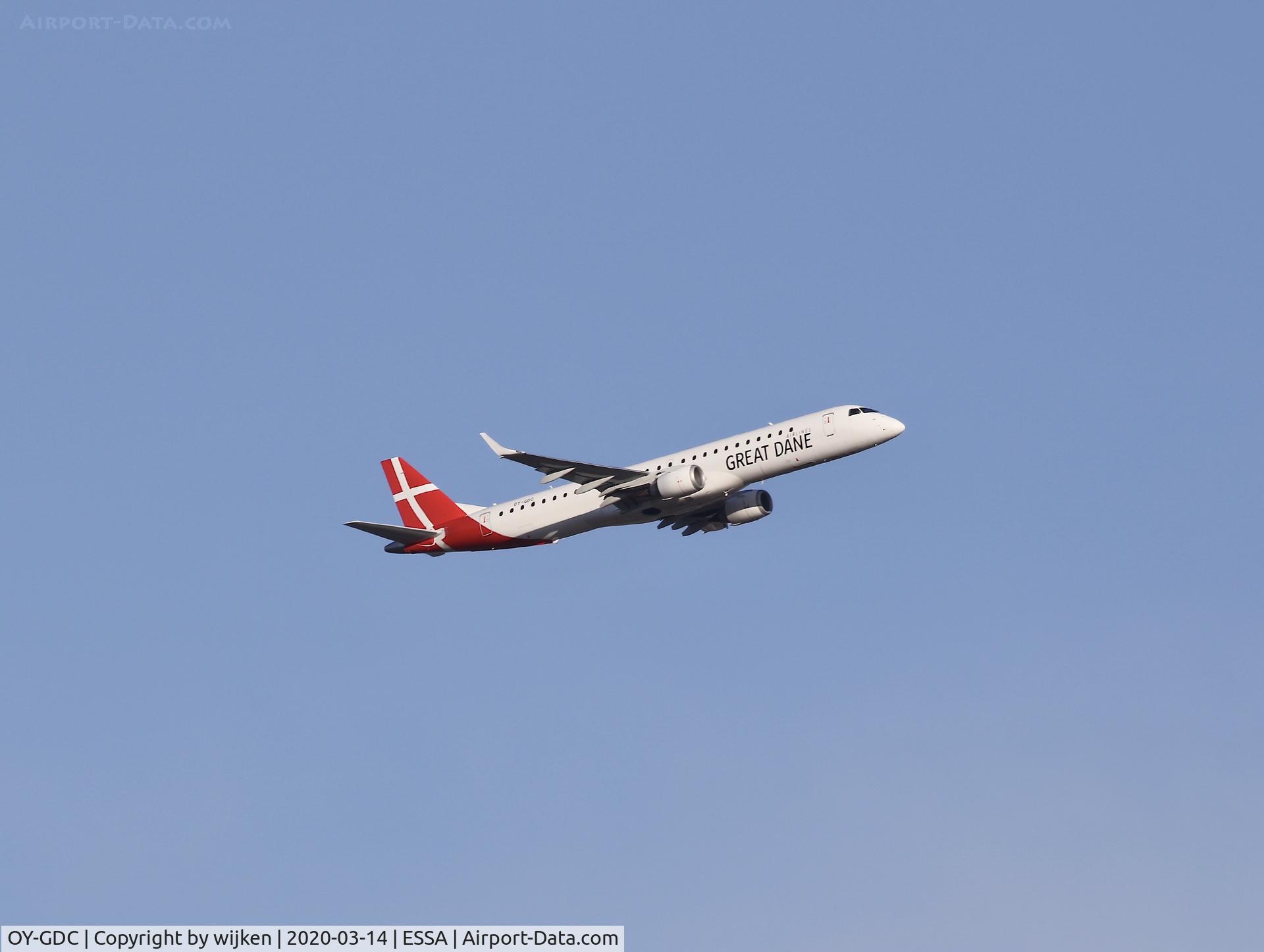 OY-GDC, 2008 Embraer 195LR (ERJ-190-200LR) C/N 19000204, RWY 19R