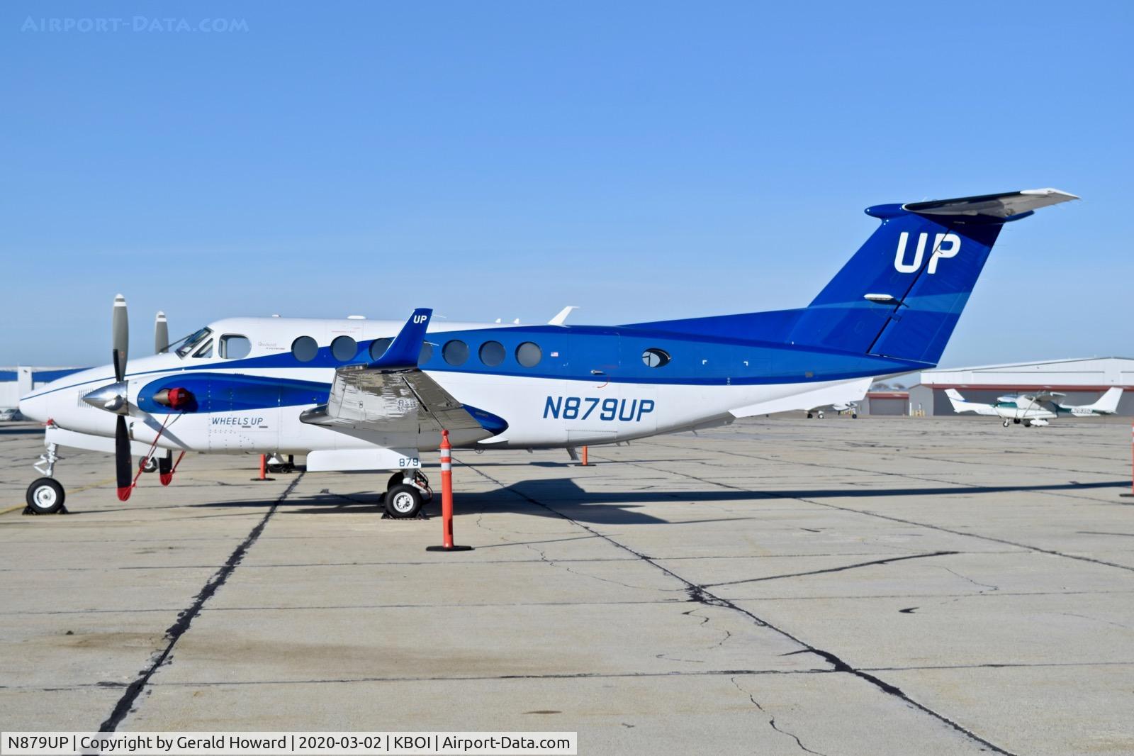 N879UP, 2016 Beechcraft B300 Super King Air 350i C/N FL-1079, Parked on south GA ramp.