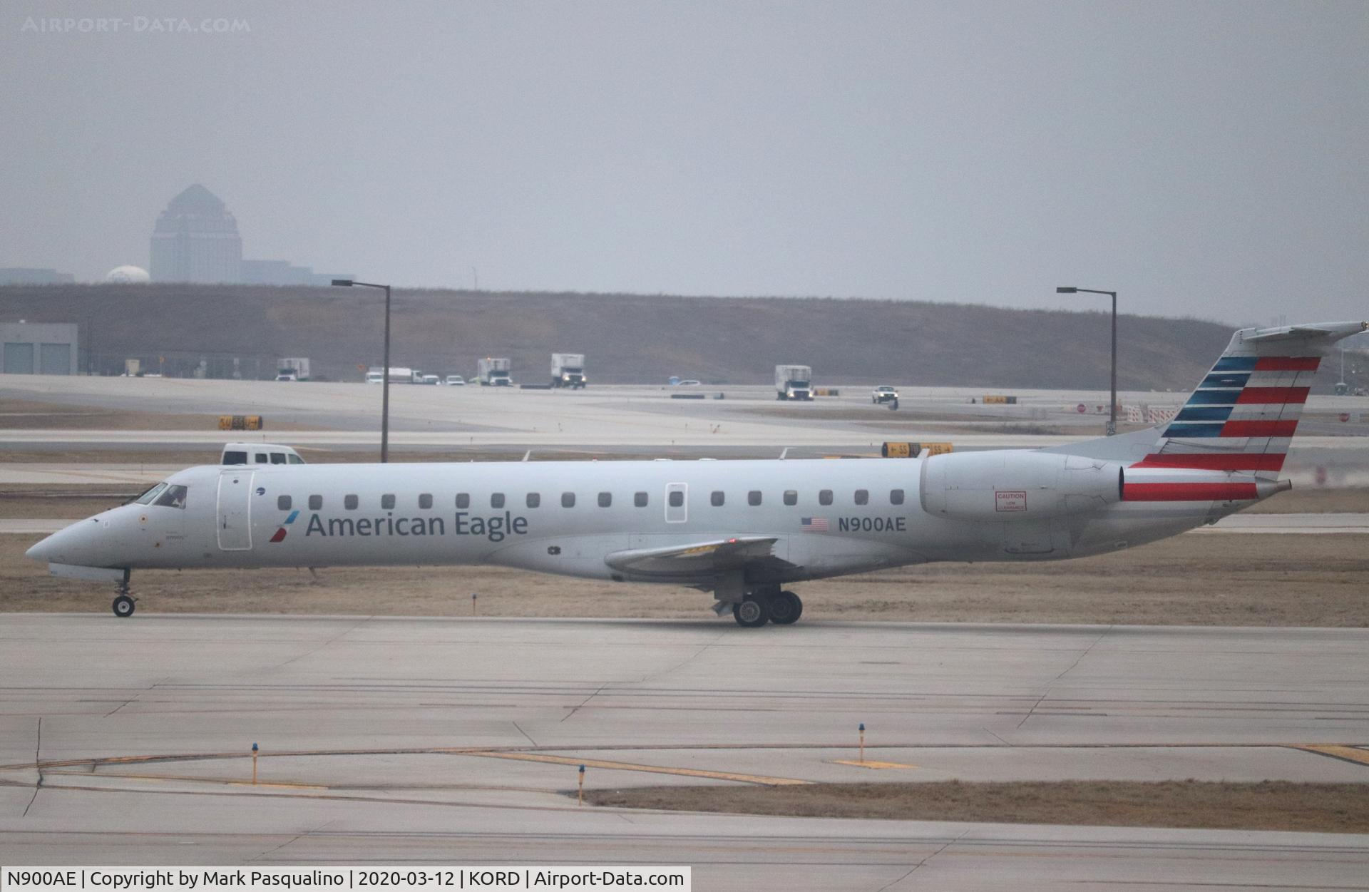 N900AE, 2004 Embraer ERJ-145LR (EMB-145LR) C/N 14500885, EMB-145LR