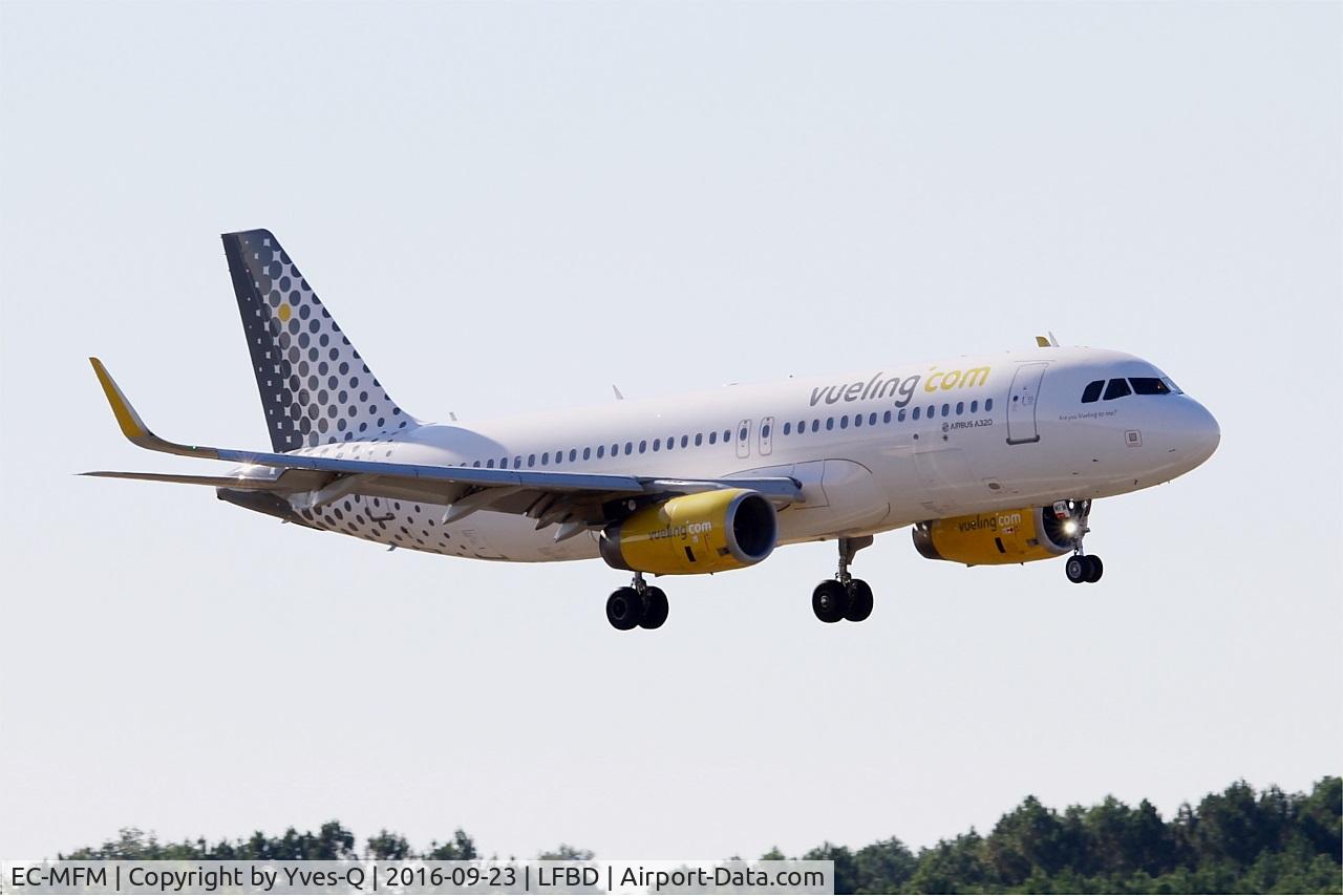 EC-MFM, 2015 Airbus A320-232 C/N 6571, Airbus A320-232, On final rwy 05, Bordeaux Mérignac airport (LFBD-BOD)