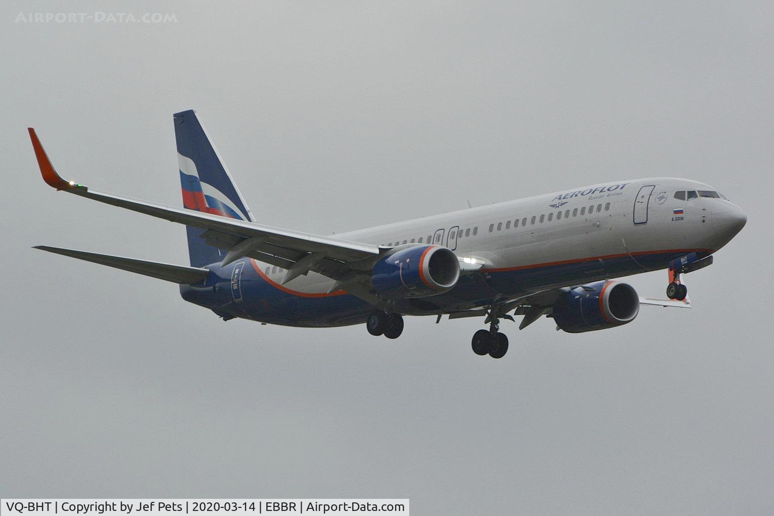 VQ-BHT, 2018 Boeing 737-8LJ C/N 41235, Short Final.