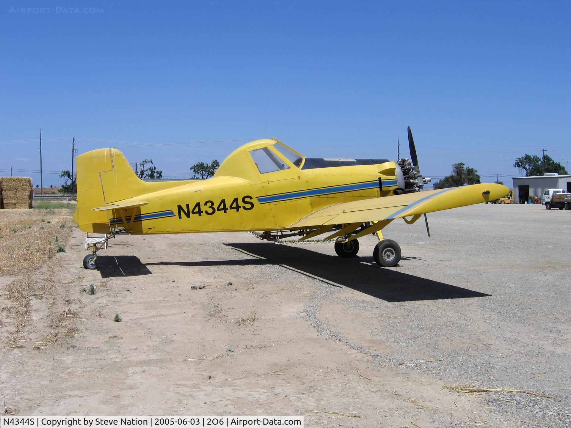 N4344S, 1975 Air Tractor Inc AT-300 C/N 300-0024, Andres Blech Air Tractor AT-300 as sprayer at Chowchilla, CA