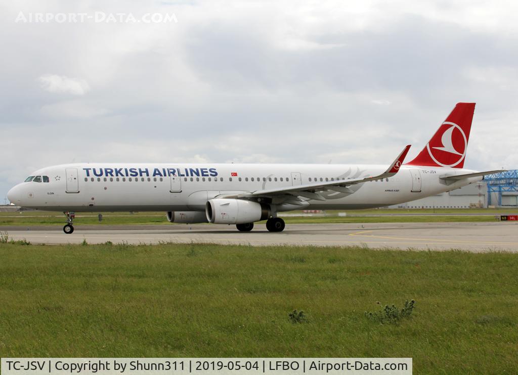 TC-JSV, 2015 Airbus A321-231 C/N 6751, Taxiing to the Terminal...