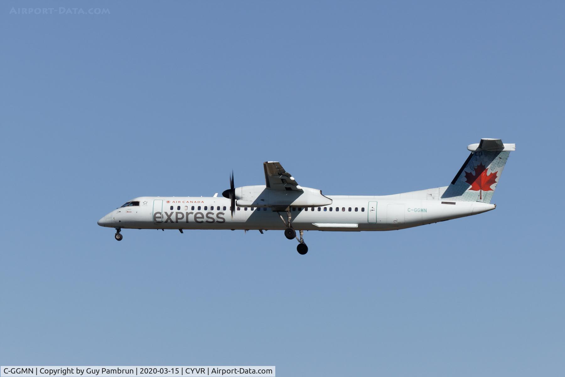 C-GGMN, 2012 De Havilland Canada DHC-8-402Q Dash 8 C/N Not found C-GGMN, Landing