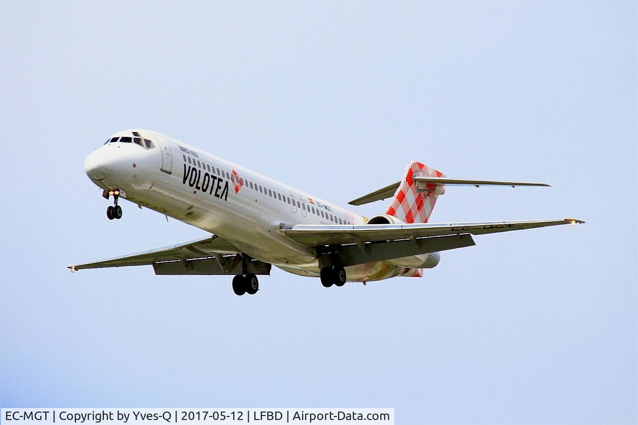 EC-MGT, 2001 Boeing 717-23S C/N 55066, Boeing 717-23S, Short approach rwy 23, Bordeaux-Mérignac airport (LFBD-BOD)