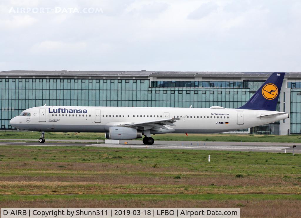 D-AIRB, 1993 Airbus A321-131 C/N 0468, Lining up rwy 32R for departure... Wifi pod mounted...