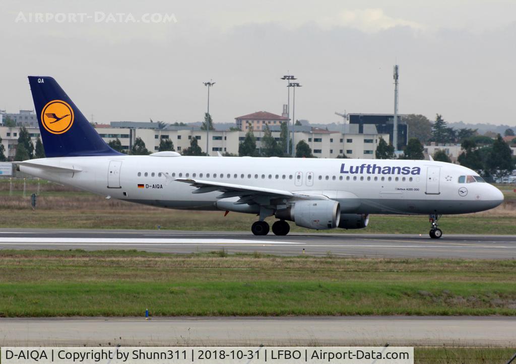D-AIQA, 1991 Airbus A320-211 C/N 0172, Lining up rwy 14R for departure... Wifi pod mounted...