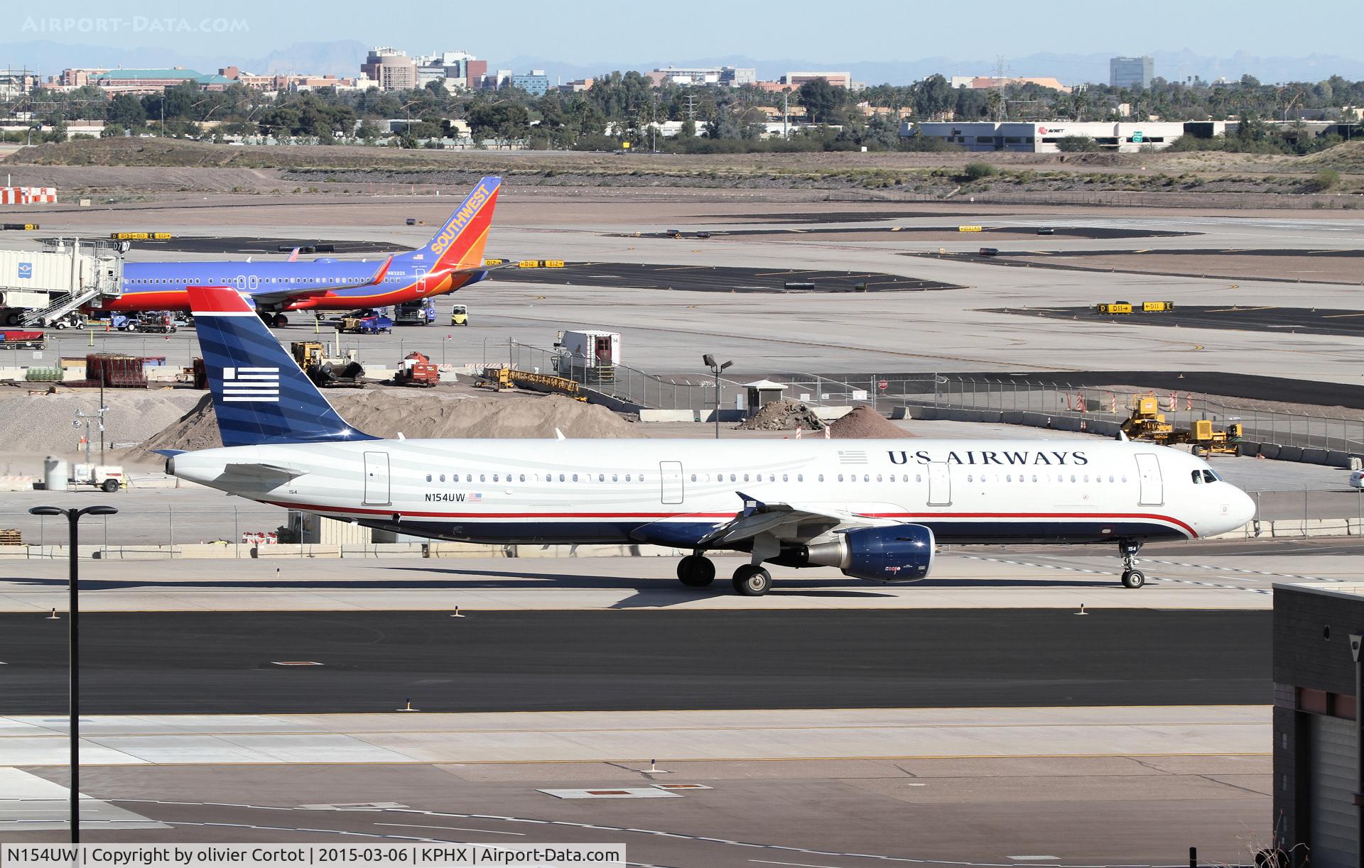 N154UW, 2013 Airbus A321-211 C/N 5644, Phoenix airport