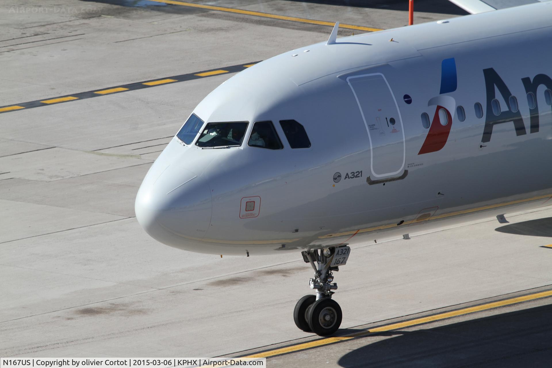 N167US, 2001 Airbus A321-211 C/N 1442, view on the cockpit