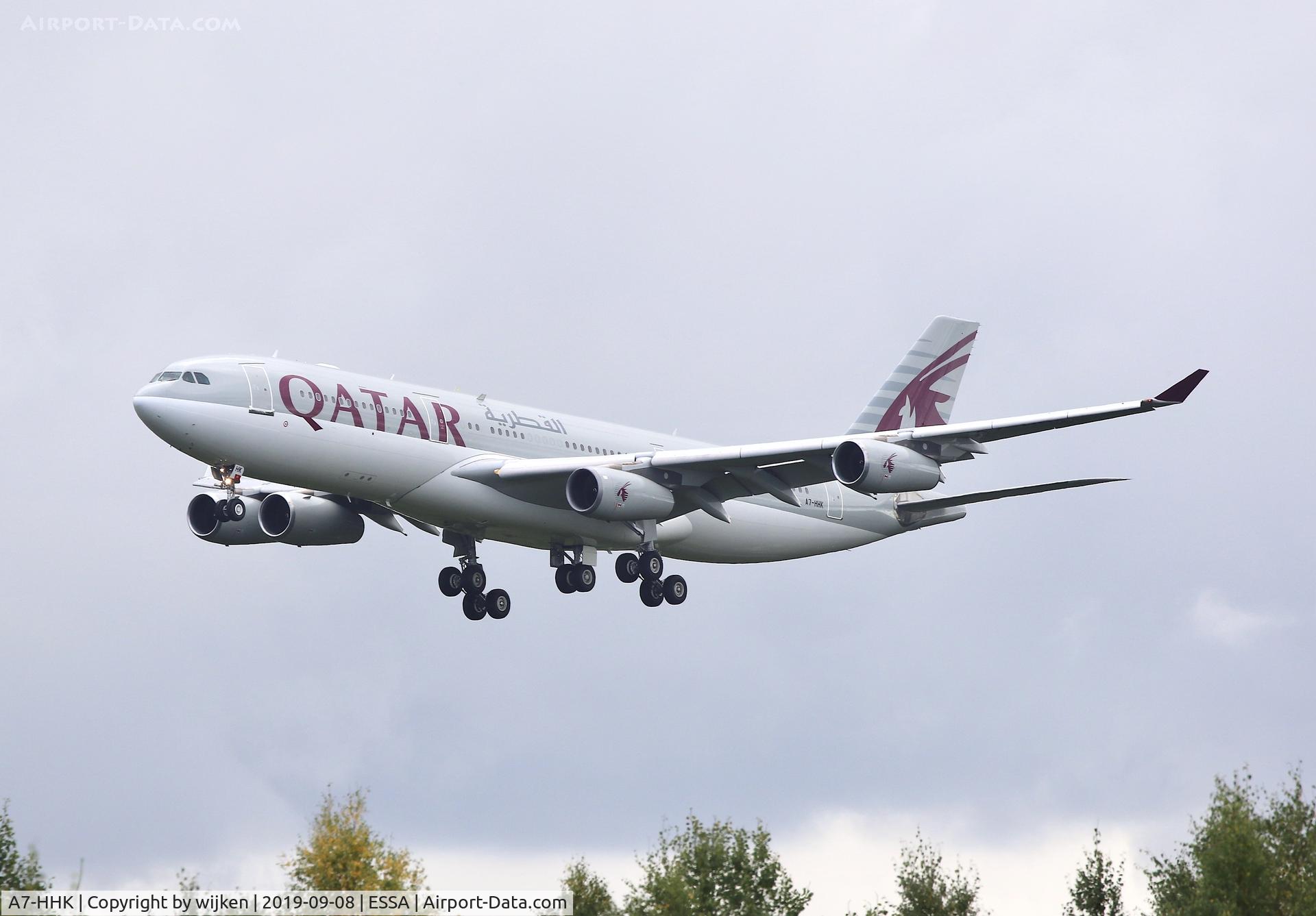 A7-HHK, 1993 Airbus A340-211 C/N 026, RWY 01R