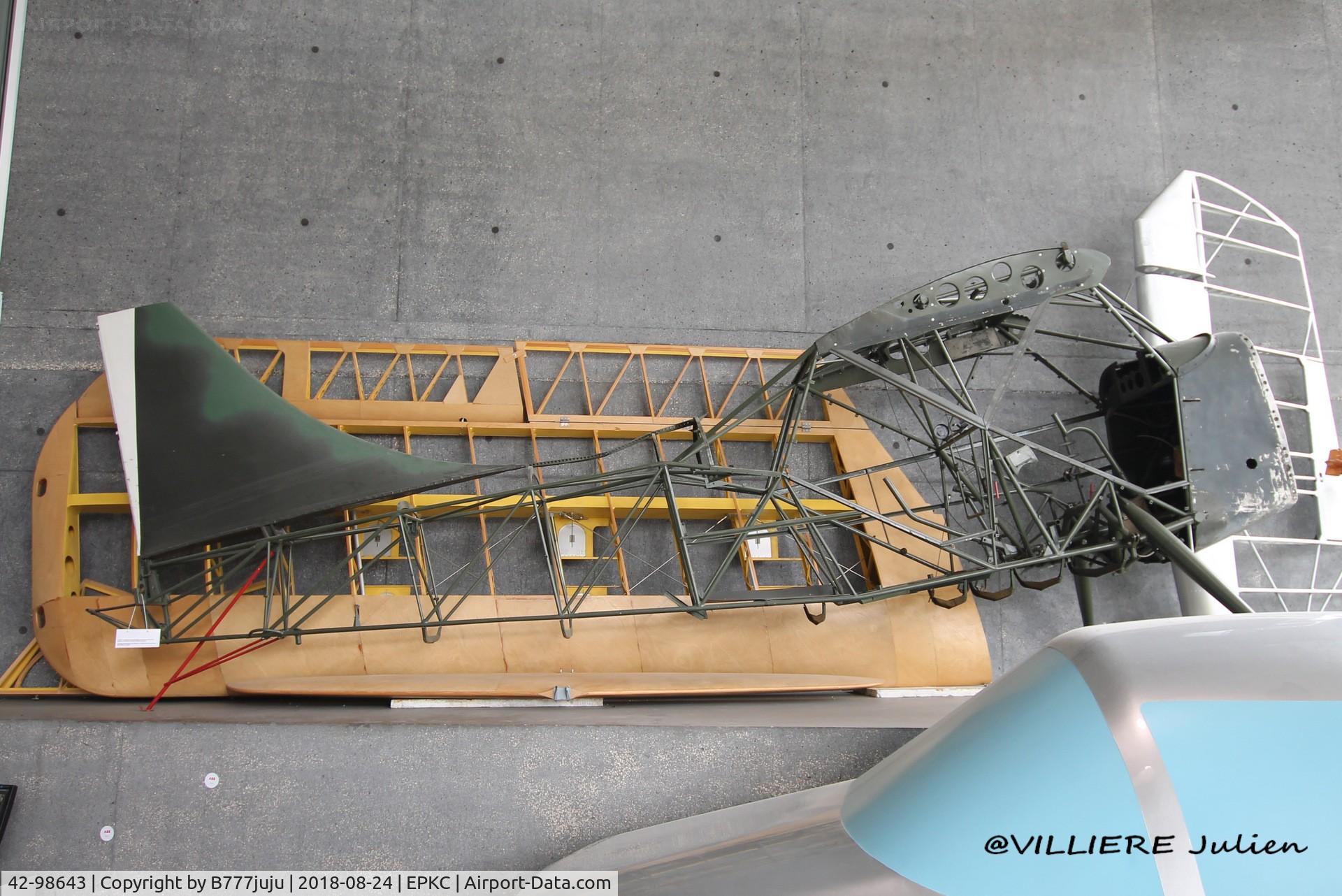 42-98643, Stinson L-5 Sentinel C/N 76-884, at Craocovia