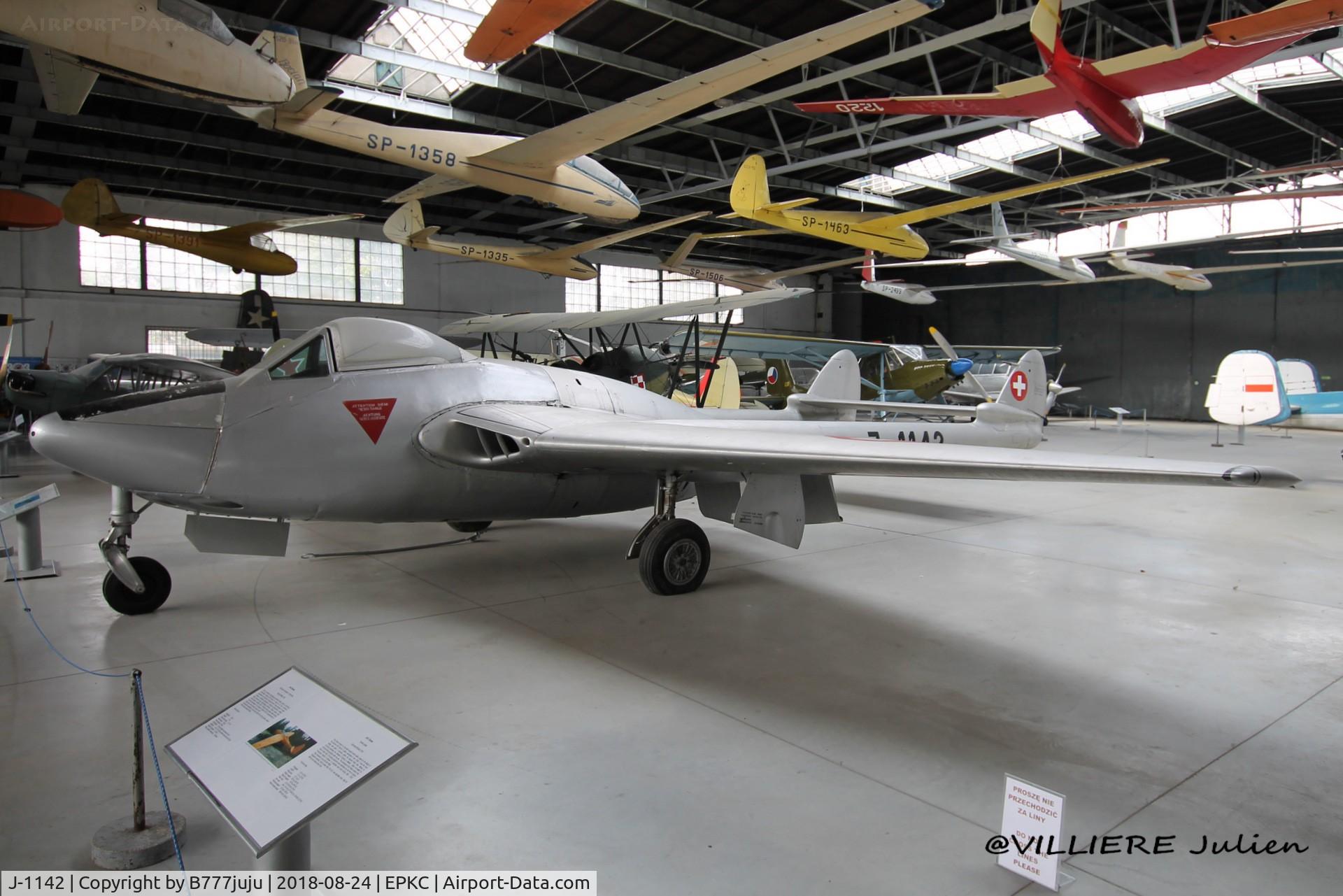 J-1142, De Havilland (FFA) Vampire FB.6 (DH-100) C/N 651, at Craocovia