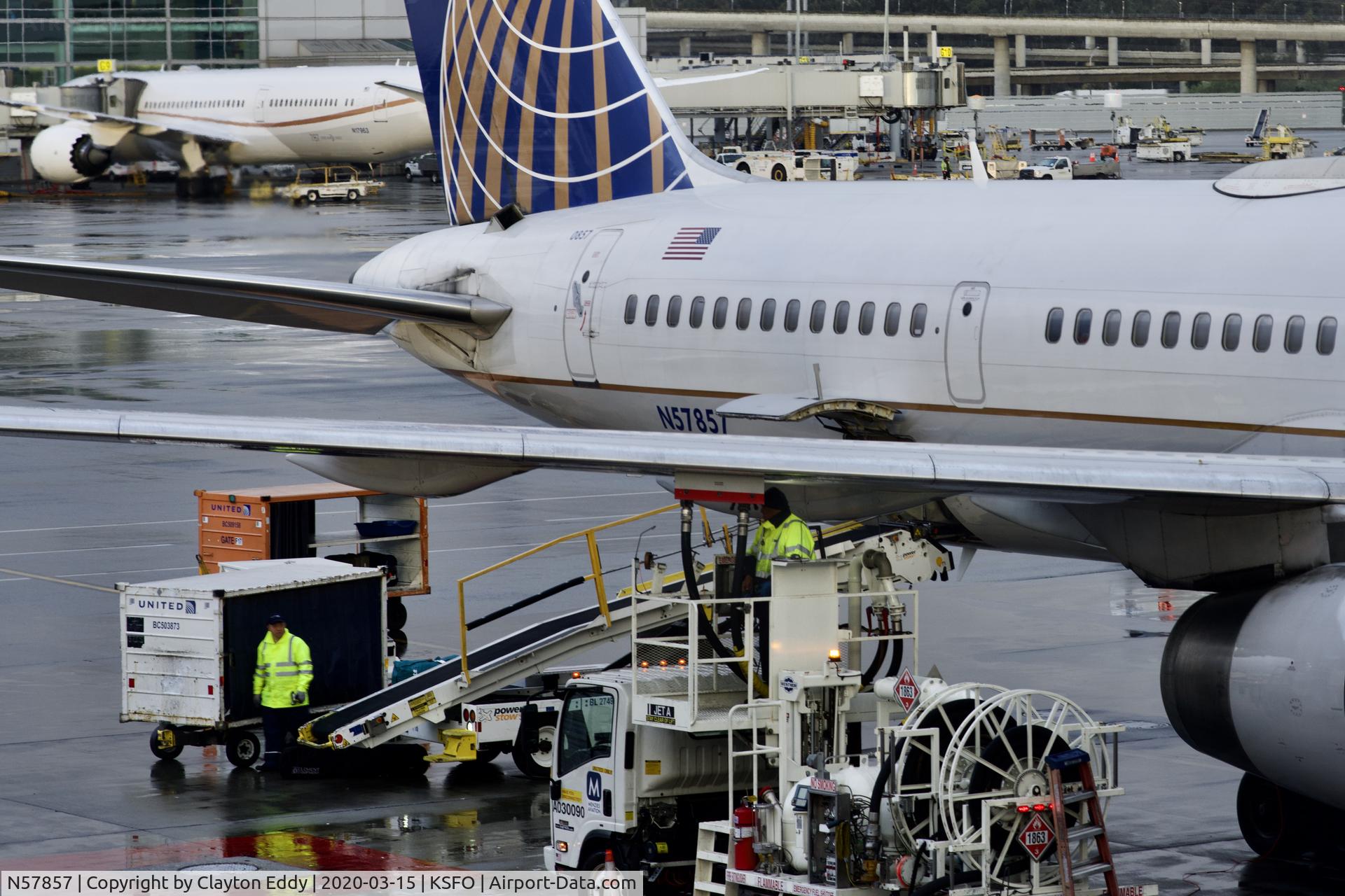 N57857, 2004 Boeing 757-324 C/N 32816, SFO 2020.