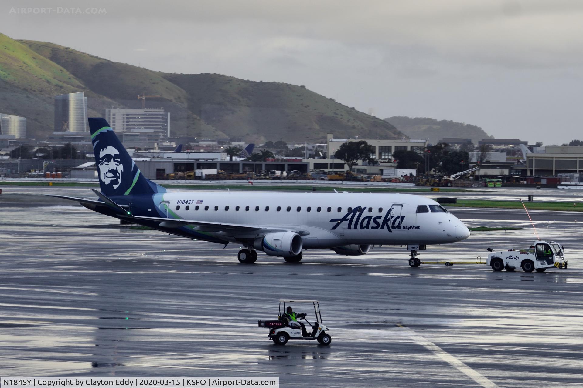 N184SY, 2016 Embraer 175LR (ERJ-170-200LR) C/N 17000590, SFO 2020.
