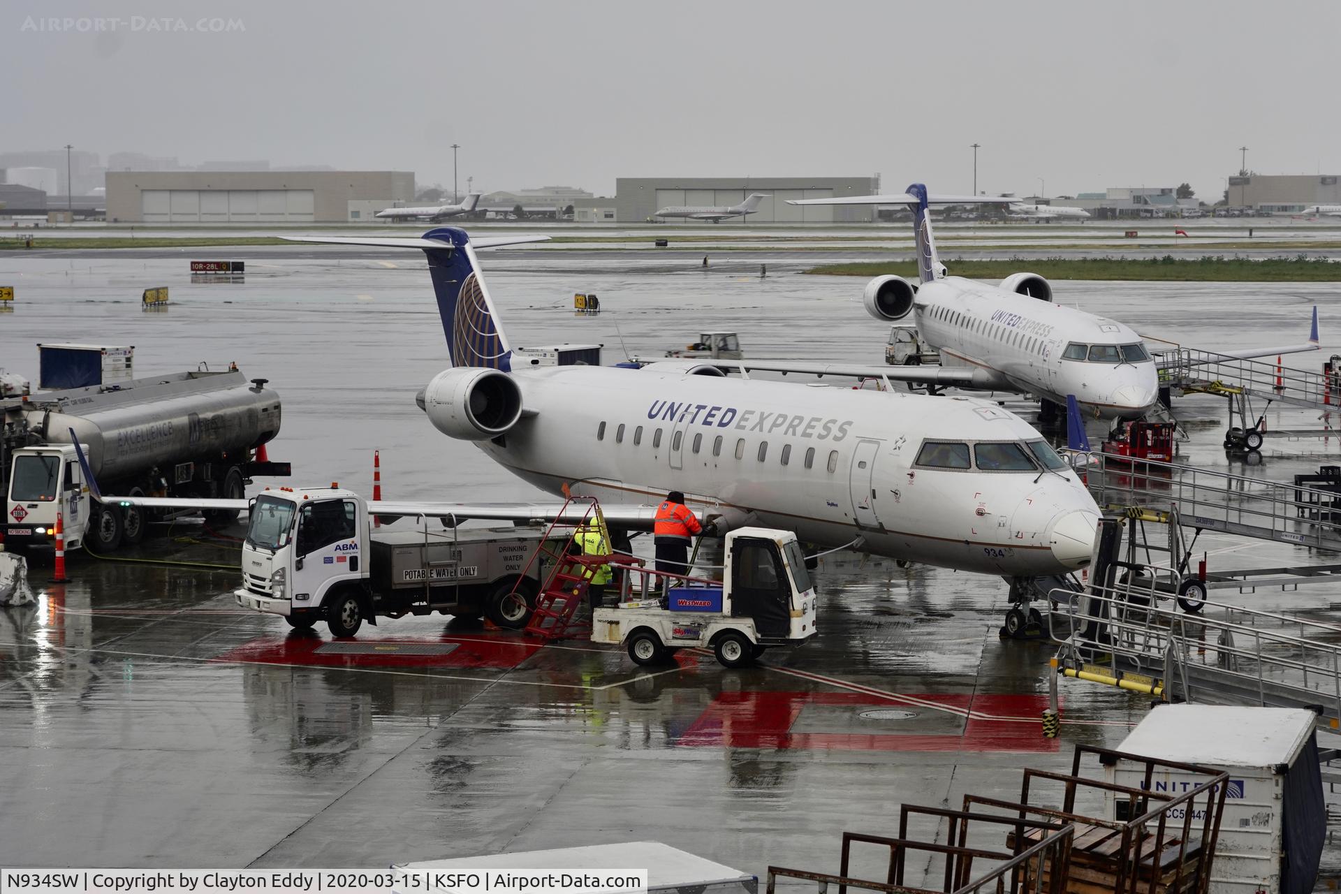 N934SW, 2002 Canadair CL-600-2B19 Regional Jet CRJ-200LR C/N 7722, SFO 2020.