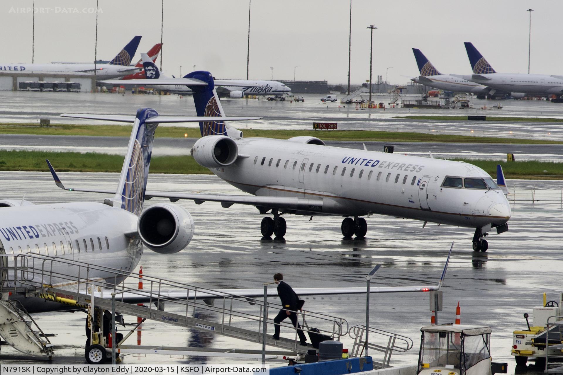 N791SK, 2009 Bombardier CRJ-700 (CL-600-2C10) Regional Jet C/N 10293, SFO 2020.