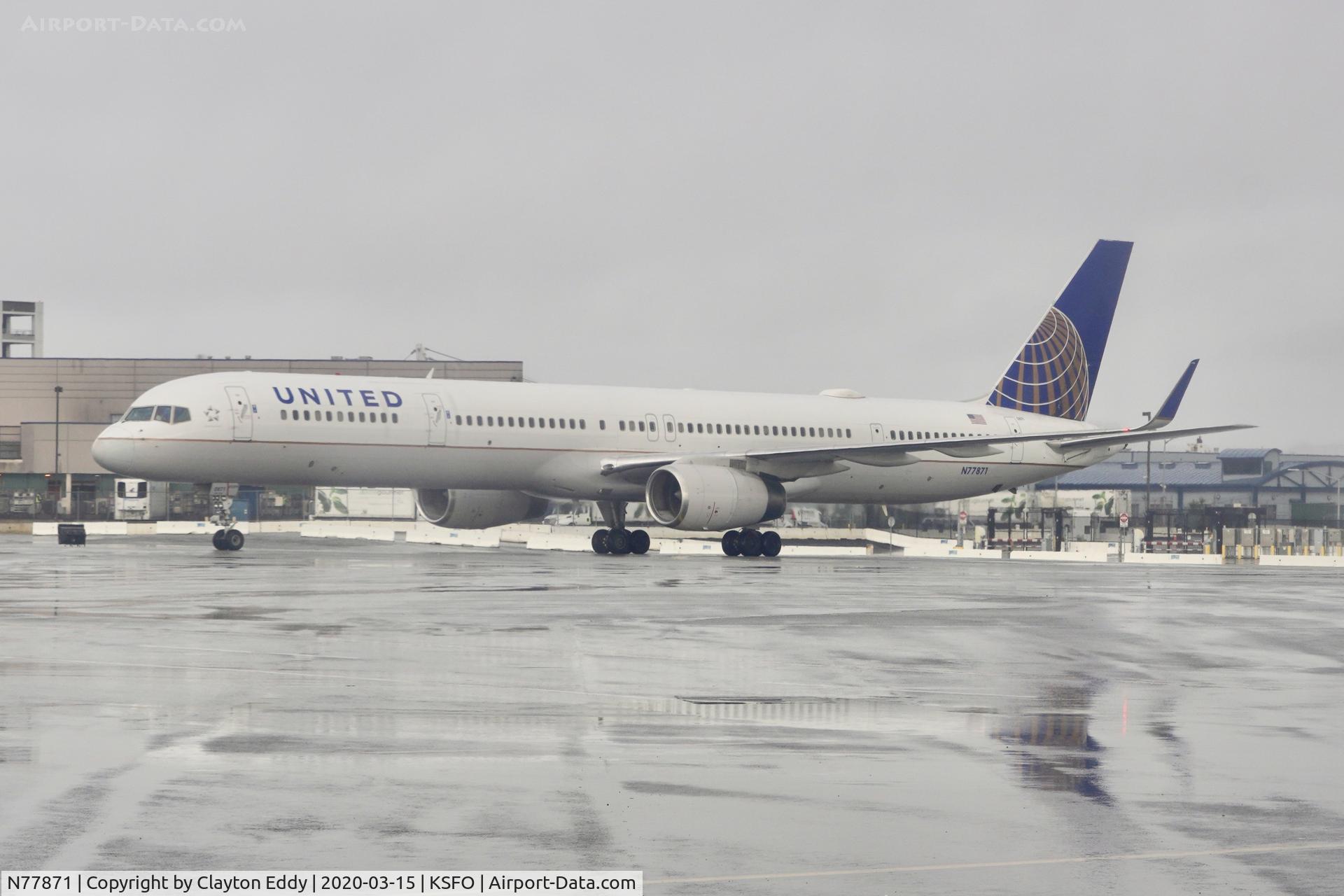 N77871, 2003 Boeing 757-33N C/N 33526, SFO 2020.