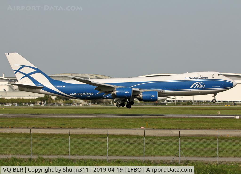 VQ-BLR, 2012 Boeing 747-8HVF C/N 37668, Landing rwy 14R