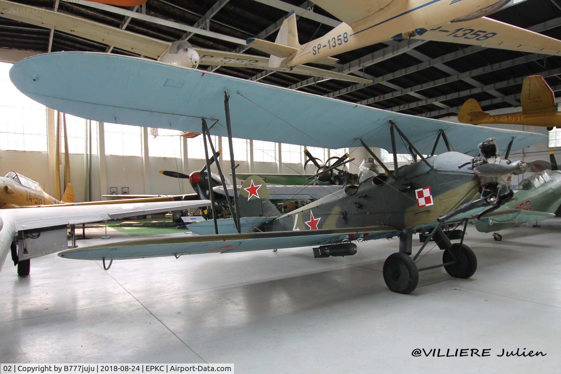 02, Polikarpov U-2LNB C/N 641-646, at Cracovie, peint 