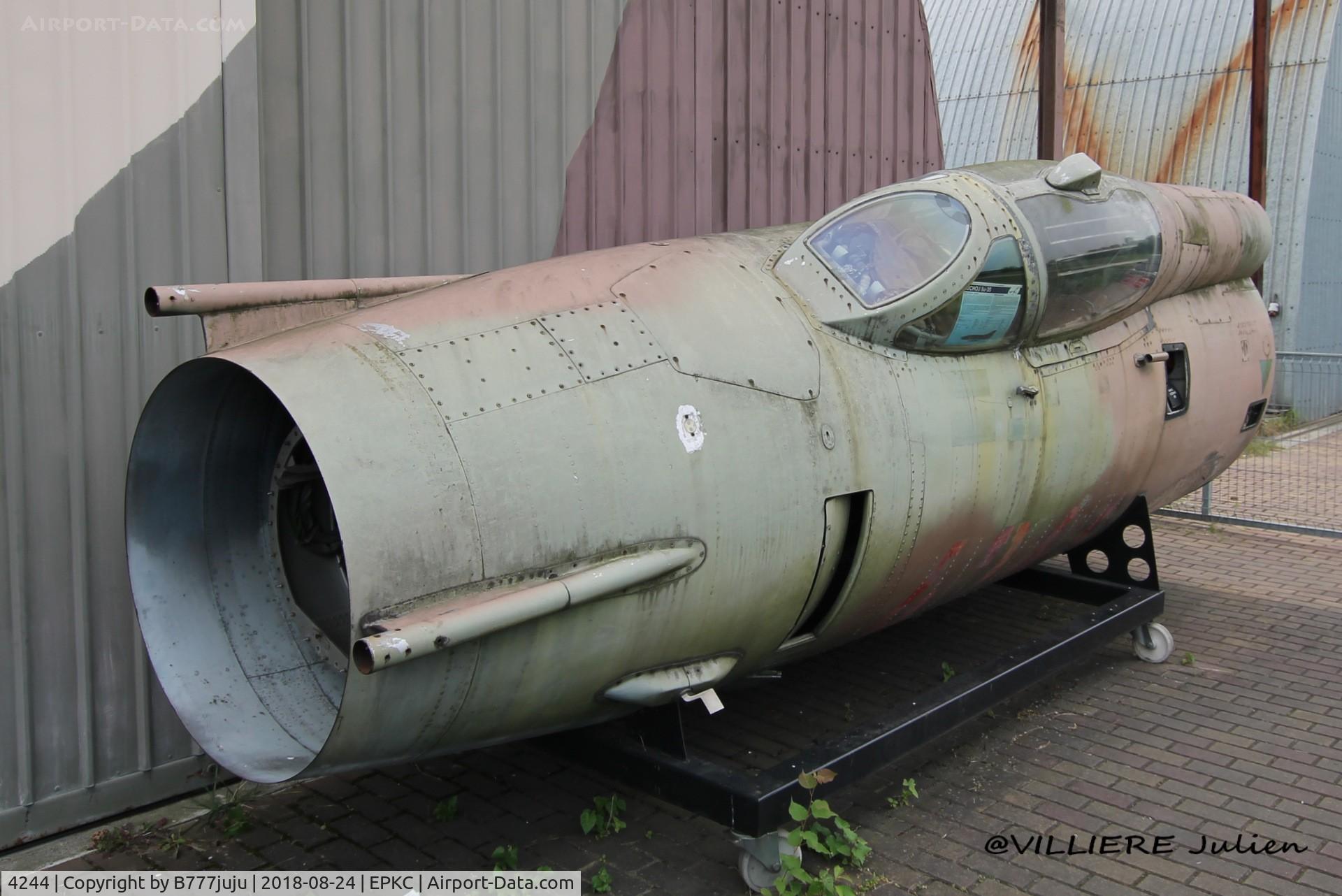 4244, Sukhoi Su-20 C/N 6604, at Cracovie
