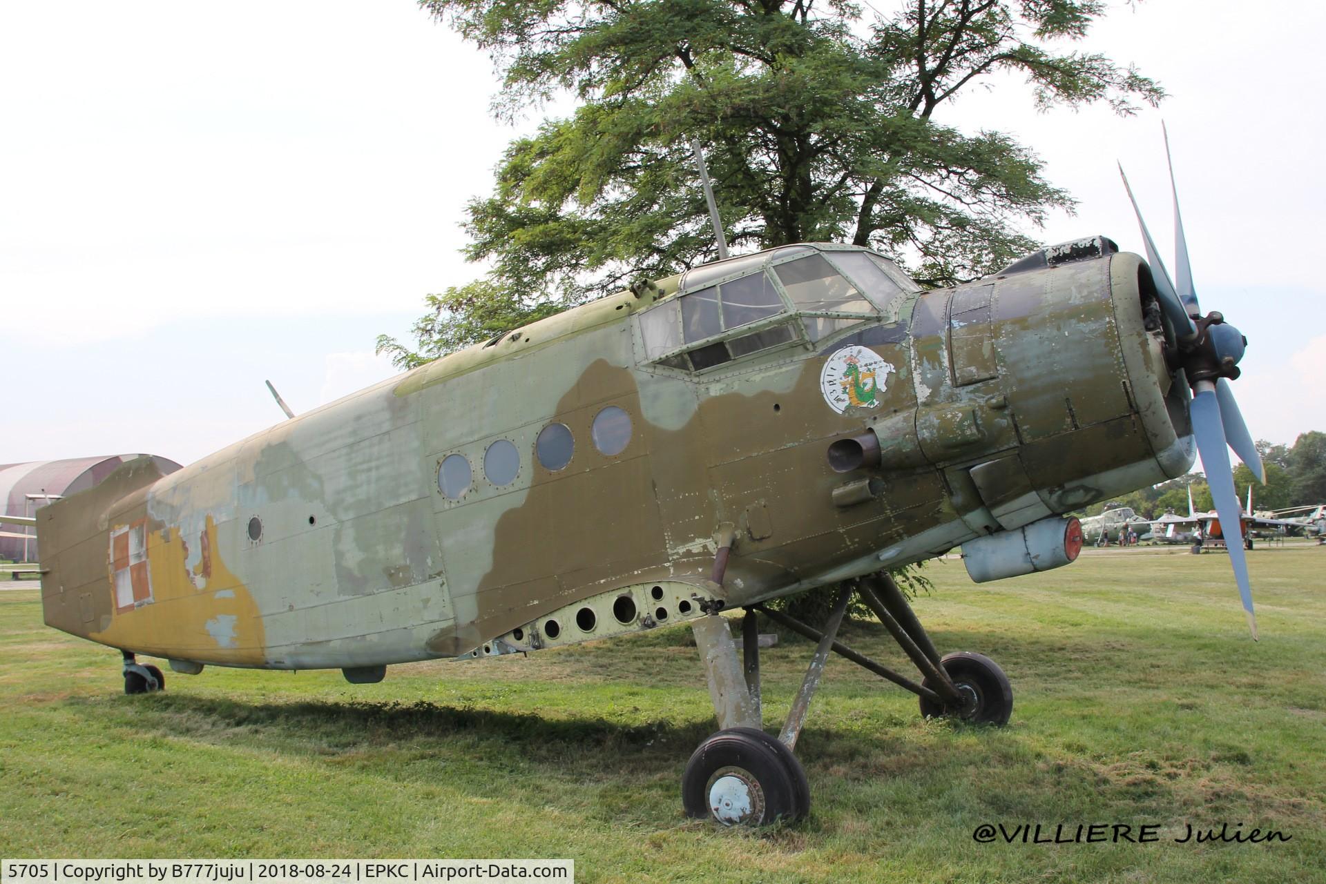 5705, 1974 WSK An-2T C/N 1G157-05, at Cracovie