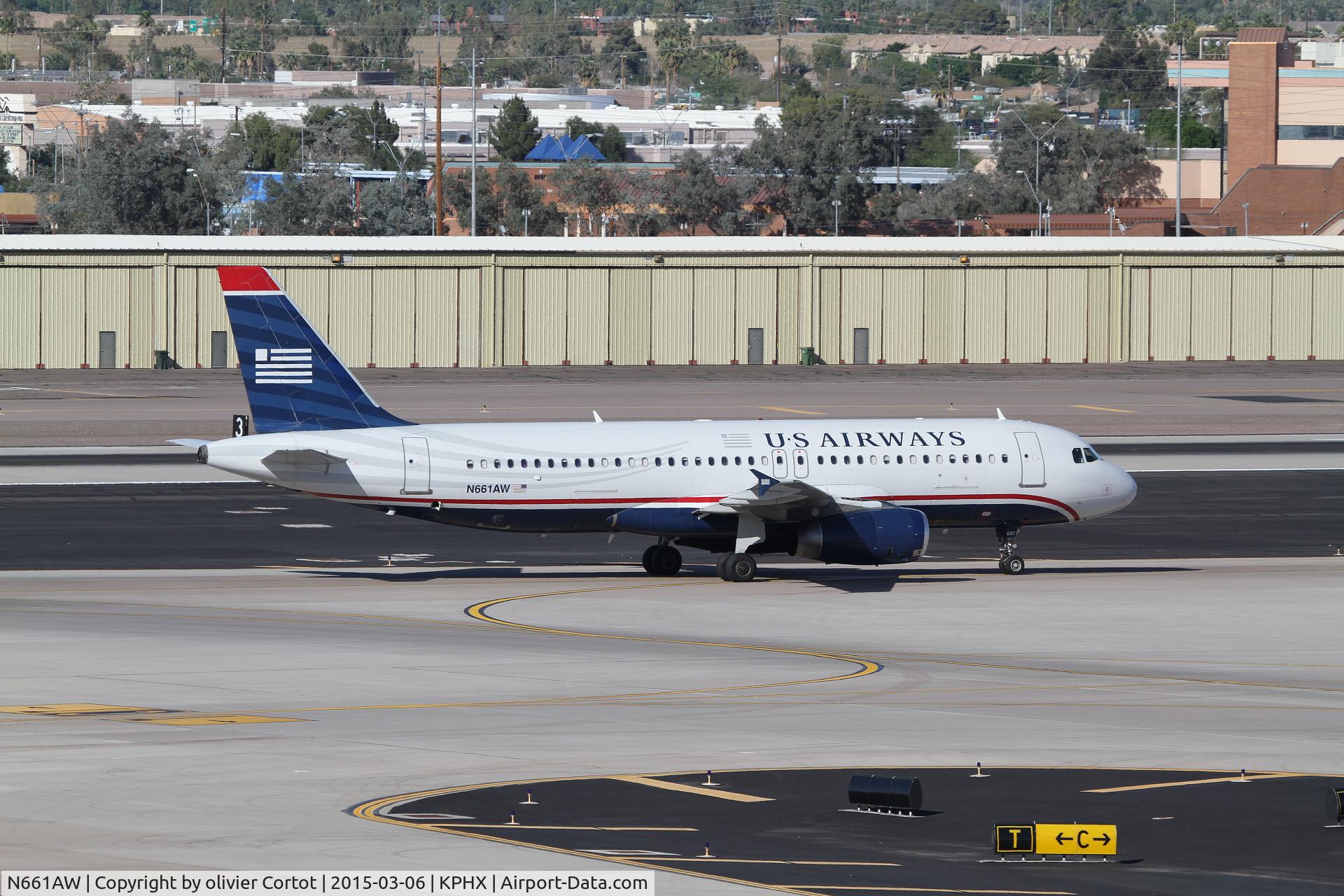 N661AW, 2000 Airbus A320-232 C/N 1284, Phoenix airport