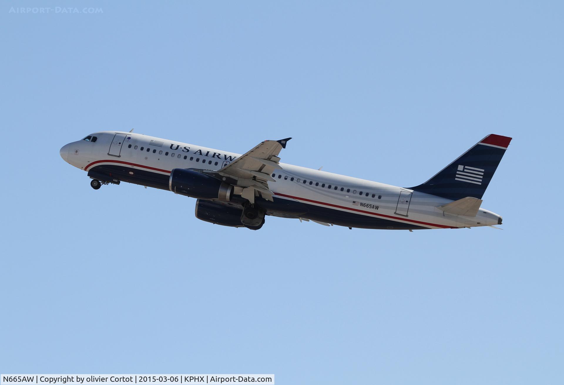 N665AW, 2001 Airbus A320-232 C/N 1644, leaving Phoenix