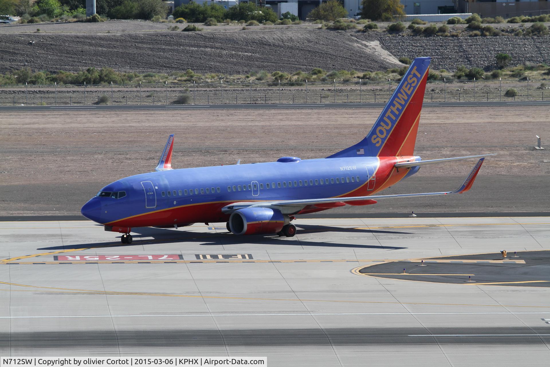 N712SW, 1998 Boeing 737-7H4 C/N 27846, fading paint on this southwest 737