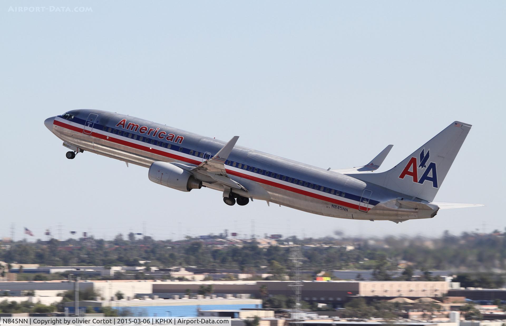 N845NN, 2010 Boeing 737-823 C/N 40579, Taking off