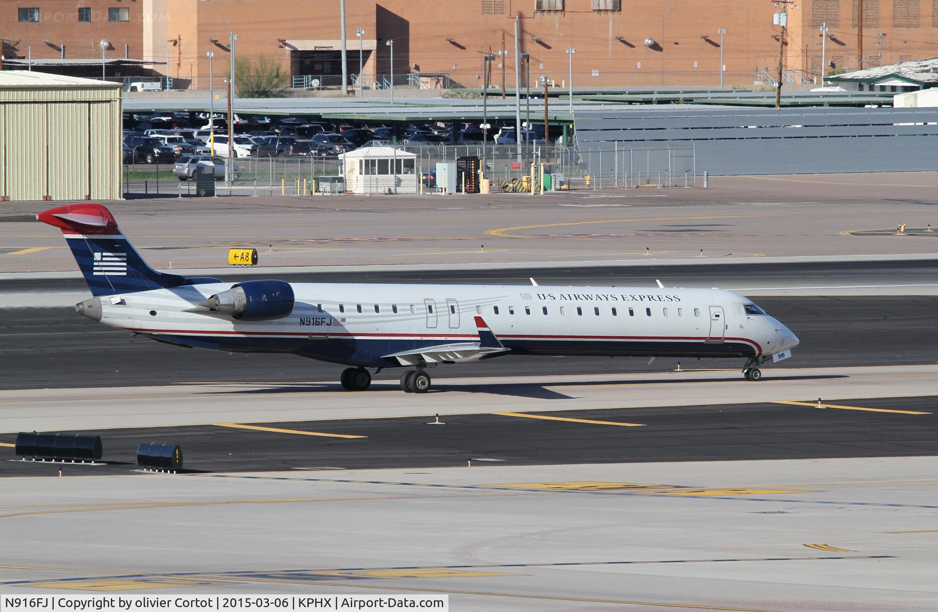 N916FJ, 2004 Bombardier CRJ-900ER (CL-600-2D24) C/N 15016, Phoenix 2015