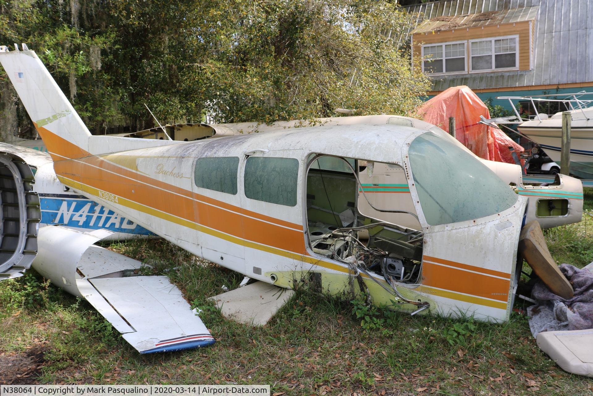 N38064, 1981 Beech 76 Duchess C/N ME-385, Beech 76
