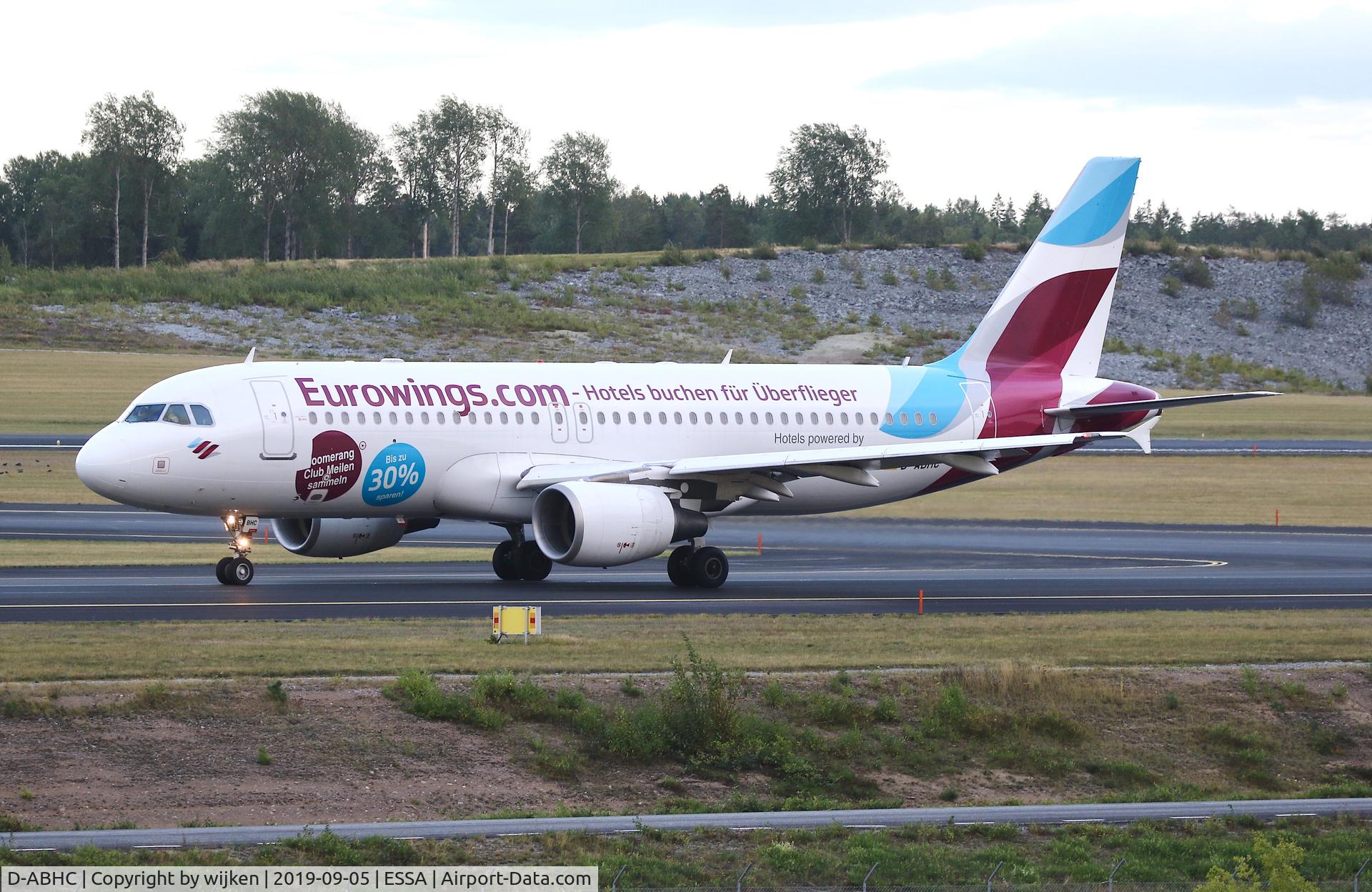 D-ABHC, 2008 Airbus A320-200 C/N 3594, Taxiway W