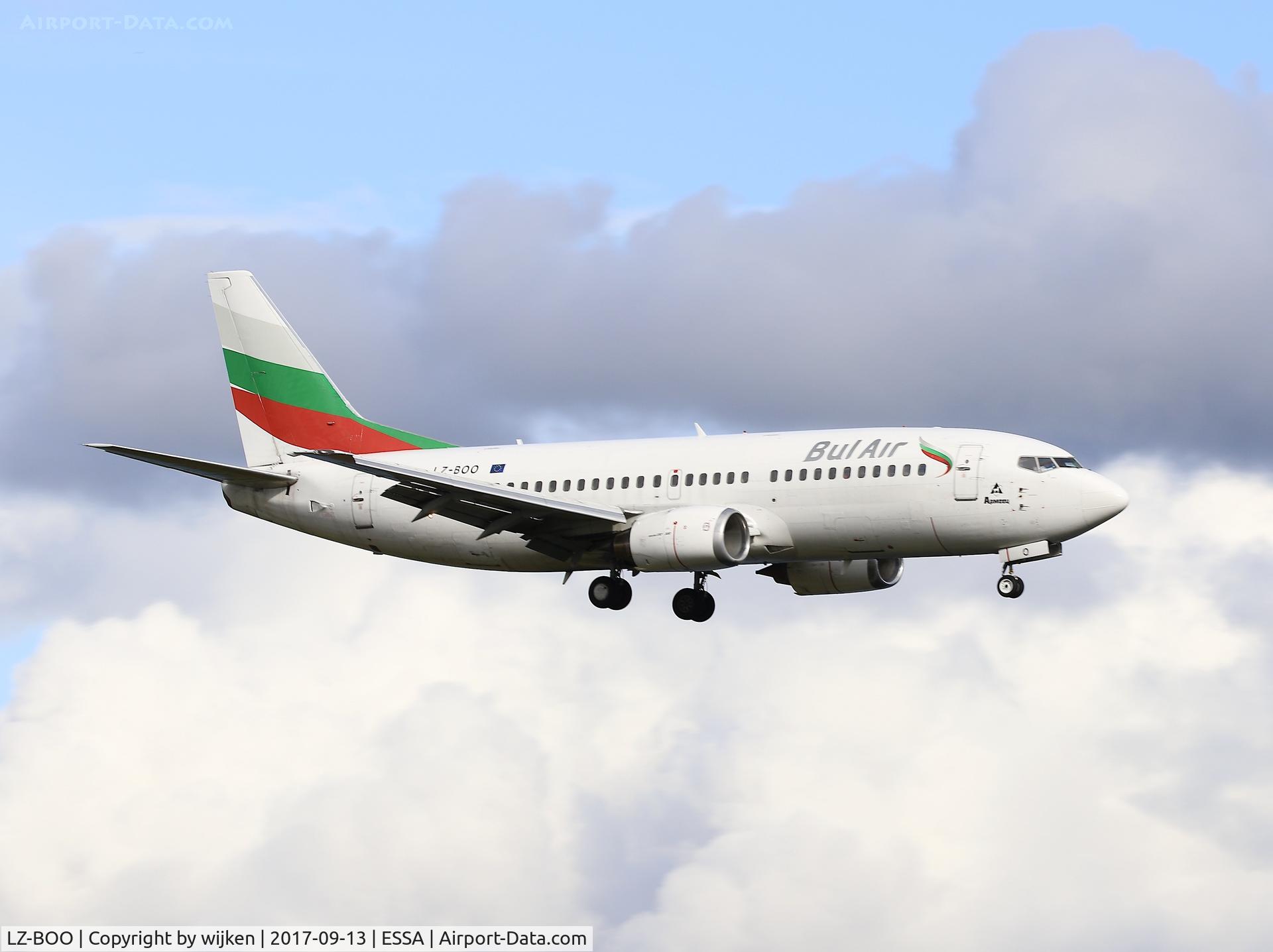 LZ-BOO, 1992 Boeing 737-341 C/N 26852/2273, RWY 19L