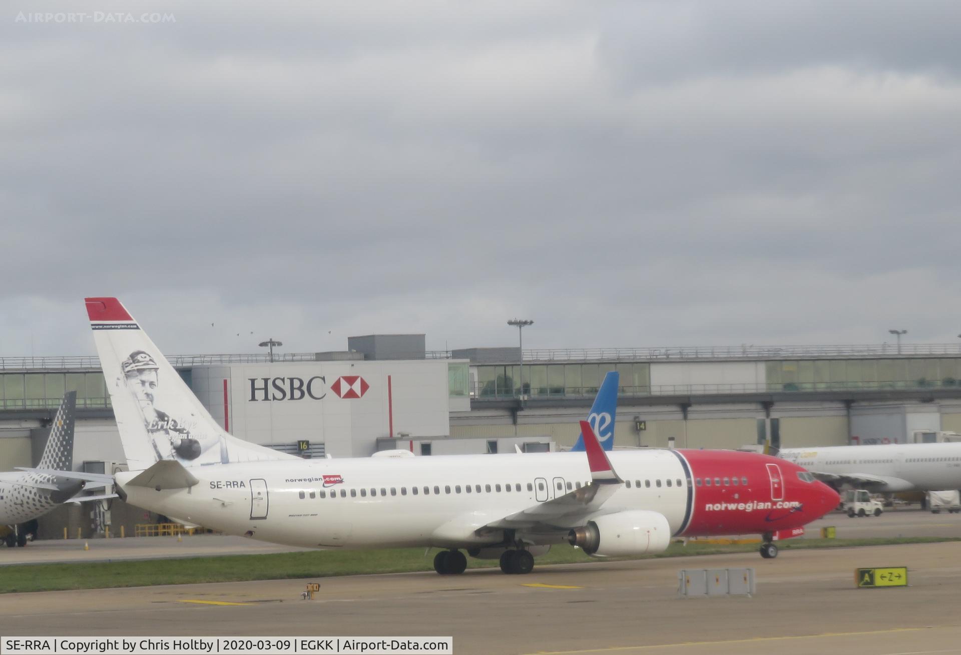 SE-RRA, 2009 Boeing 737-8JP C/N 39162, Taxiing at Gatwick, London