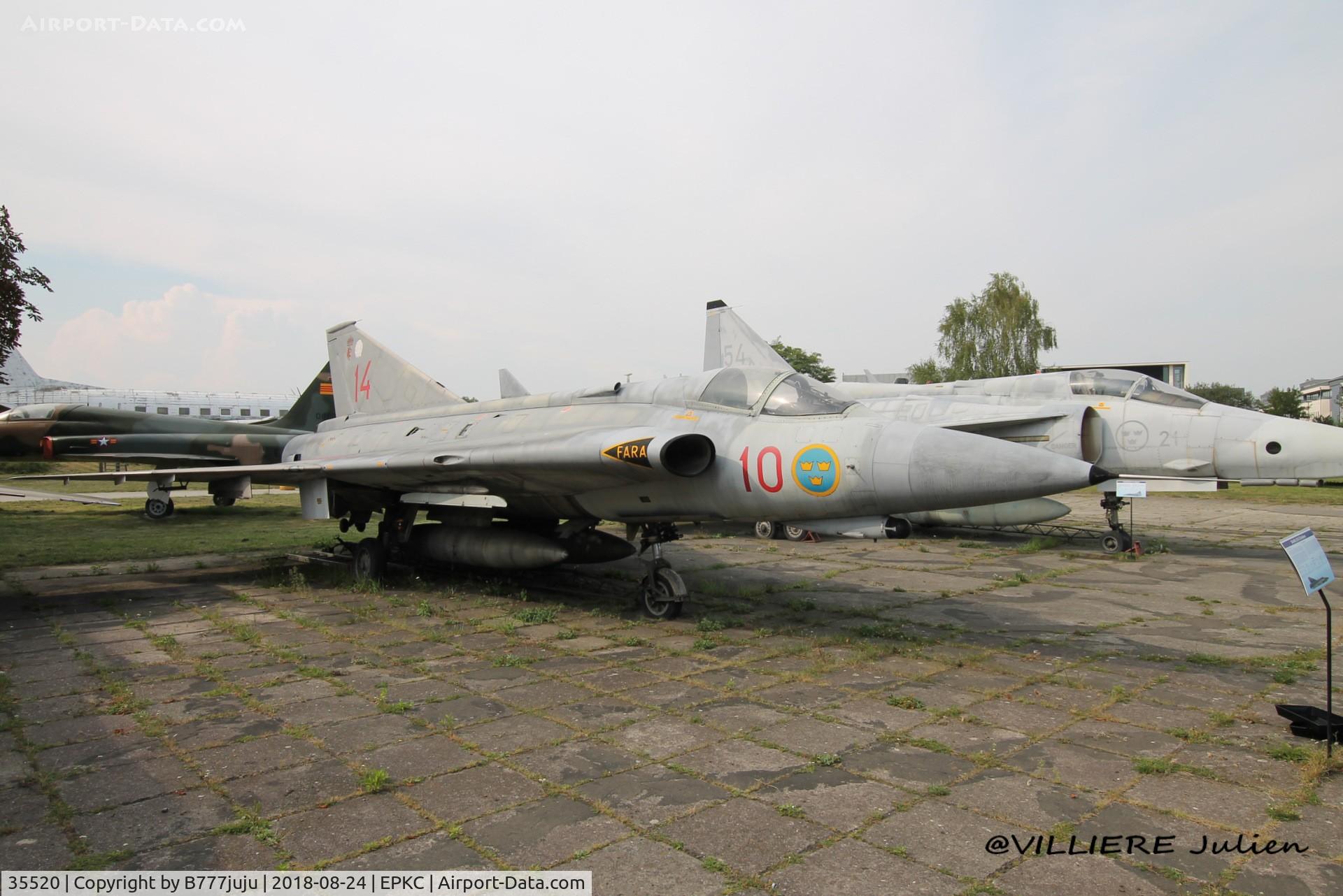 35520, Saab J-35J Draken C/N 35-520, at Cracovie