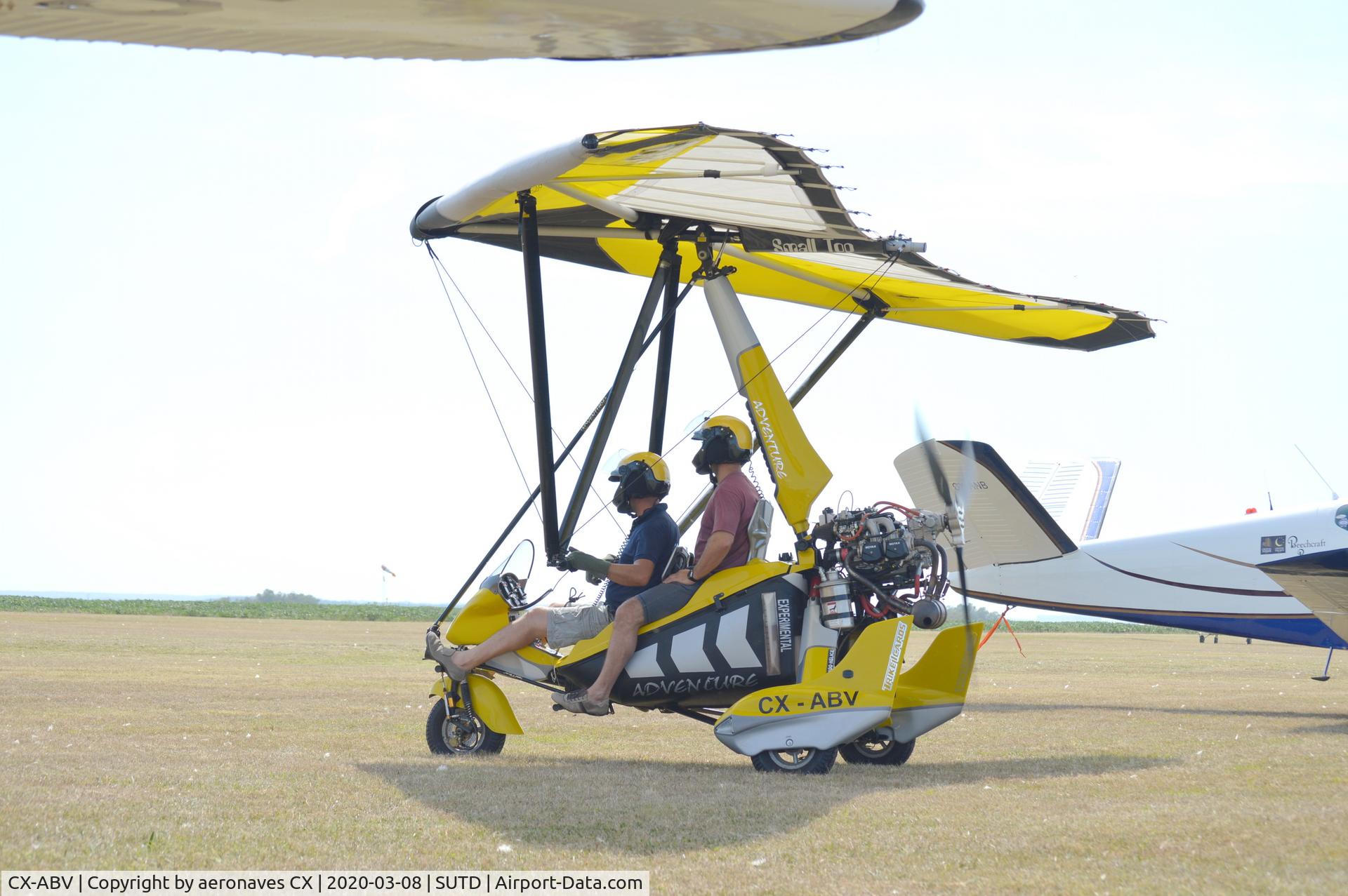 CX-ABV, Ikaros adventure C/N ADK-25008, En festival aéreo Aero club de flores.