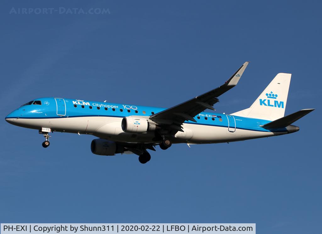PH-EXI, 2016 Embraer 175STD (ERJ-170-200) C/N 17000578, Landing rwy 32L with additional '100' titles