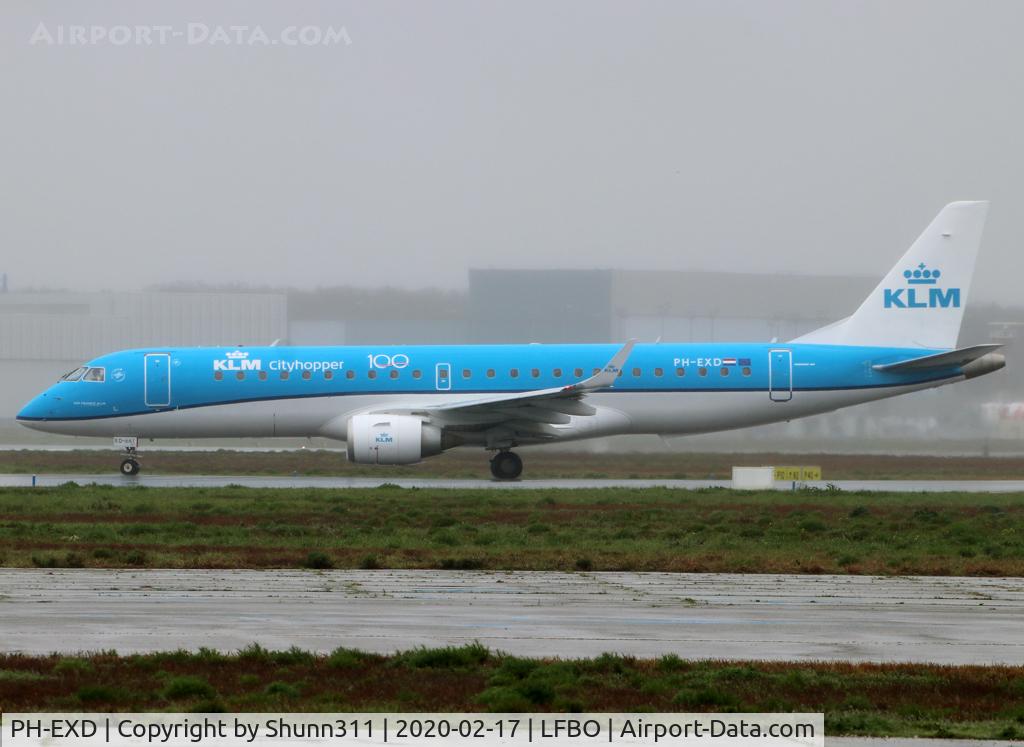 PH-EXD, 2014 Embraer 190LR (ERJ-190-100LR) C/N 19000661, Lining up rwy 32R from November 2 for departure... Additional '100' titles'