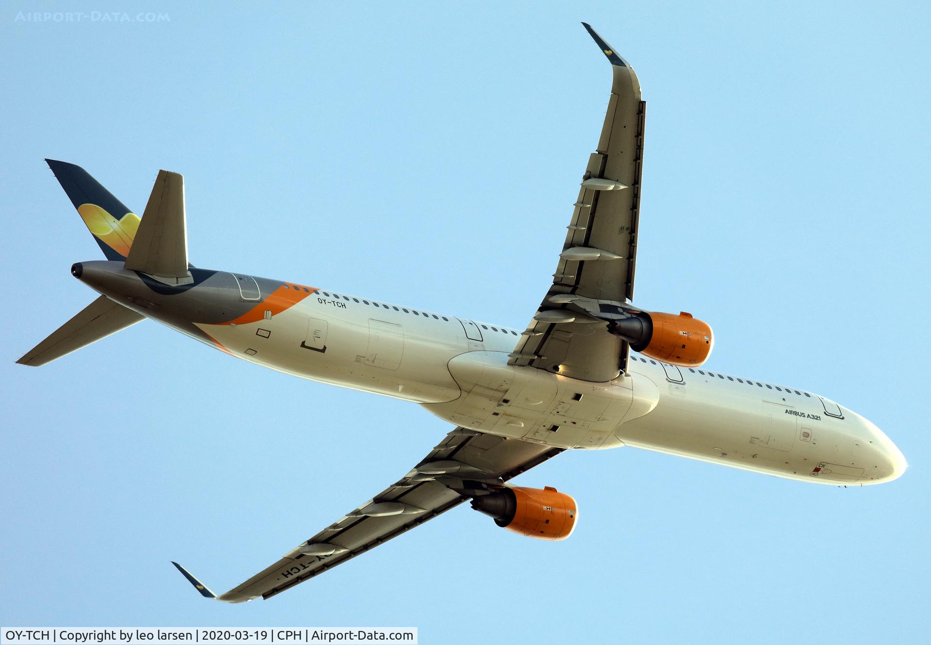 OY-TCH, 2015 Airbus A321-211 C/N 6438, Copenhagen 19.3.2020