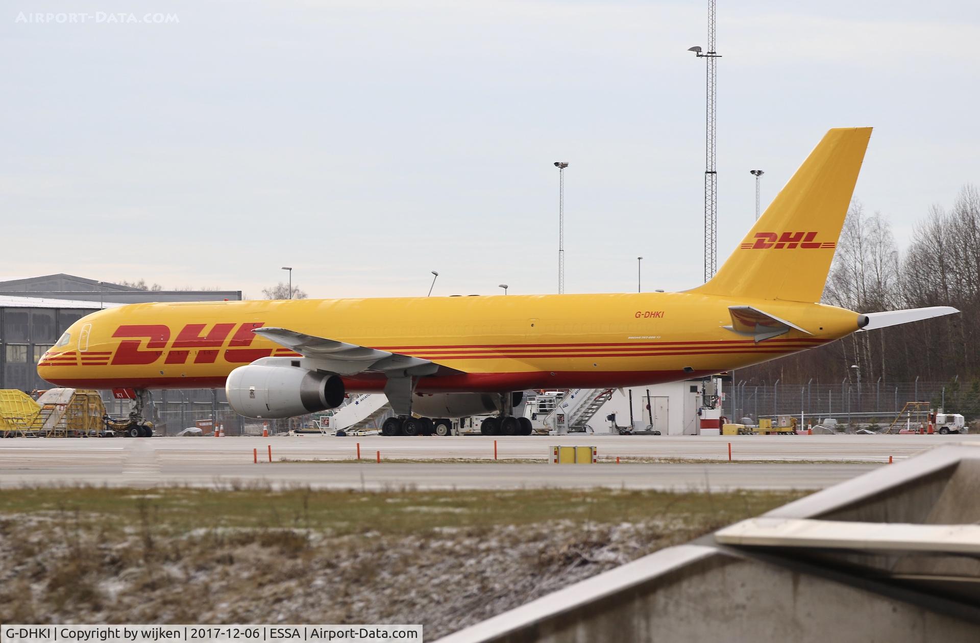 G-DHKI, 1996 Boeing 757-28A C/N 28161, Ramp R