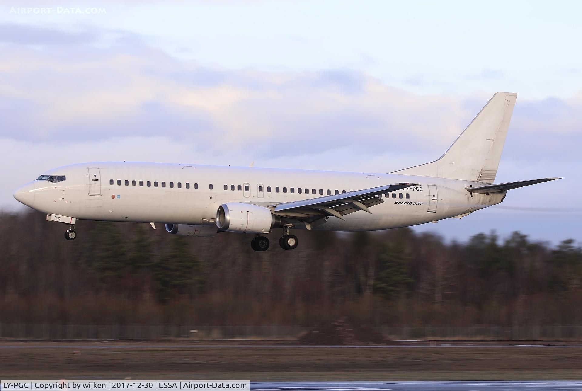 LY-PGC, 1992 Boeing 737-4S3 C/N 25596, RWY 26