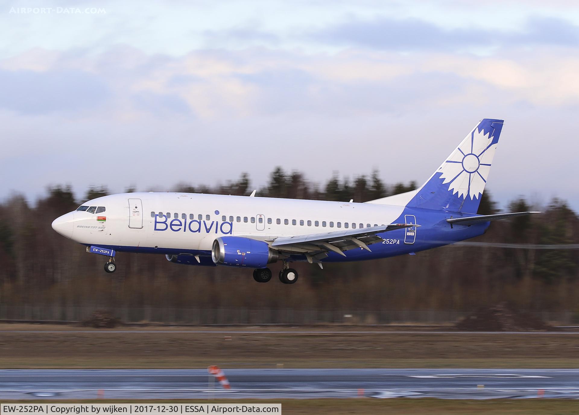 EW-252PA, 1996 Boeing 737-524 C/N 26340, RWY 26