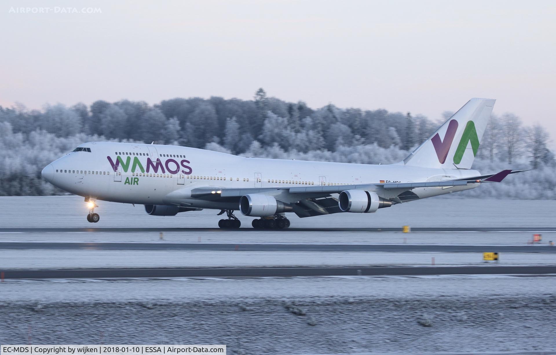 EC-MDS, 1998 Boeing 747-419 C/N 26910, RWY 01R