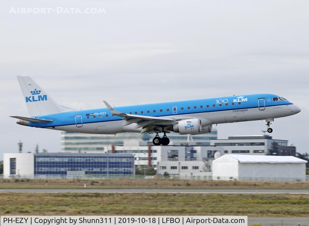 PH-EZY, 2013 Embraer 190STD (ERJ-190-100) C/N 19000649, Landing rwy 32R with additional '100' titles...